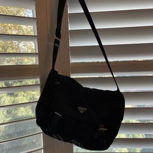 PRADA classic messenger -black nylon